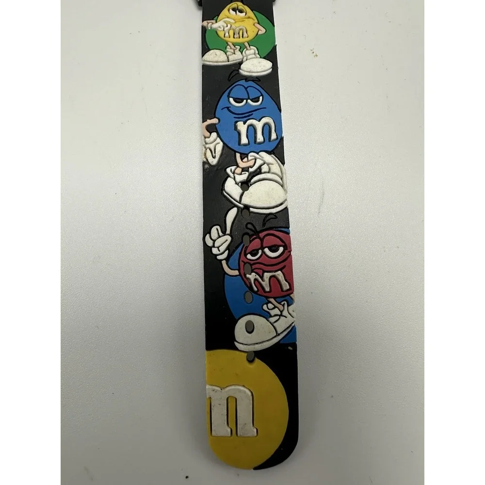 M&M‎ 1998 Rare Watch New Battery 32MM 7.75